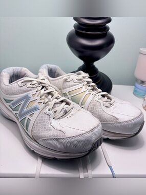 New Balance white 3 Arch Advantage sneakers